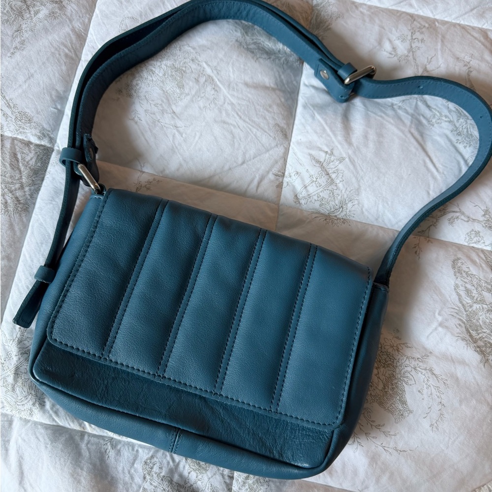 Genuine Leather Teal Shoulder Bag – Argentine Brand “Lazaro”